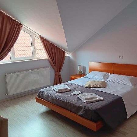 Hotel Vila Veneto Temesvár Kültér fotó