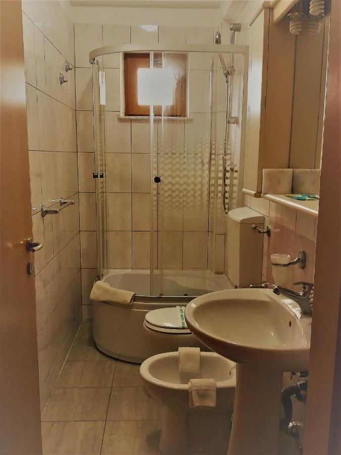 Hotel Vila Veneto Temesvár Kültér fotó