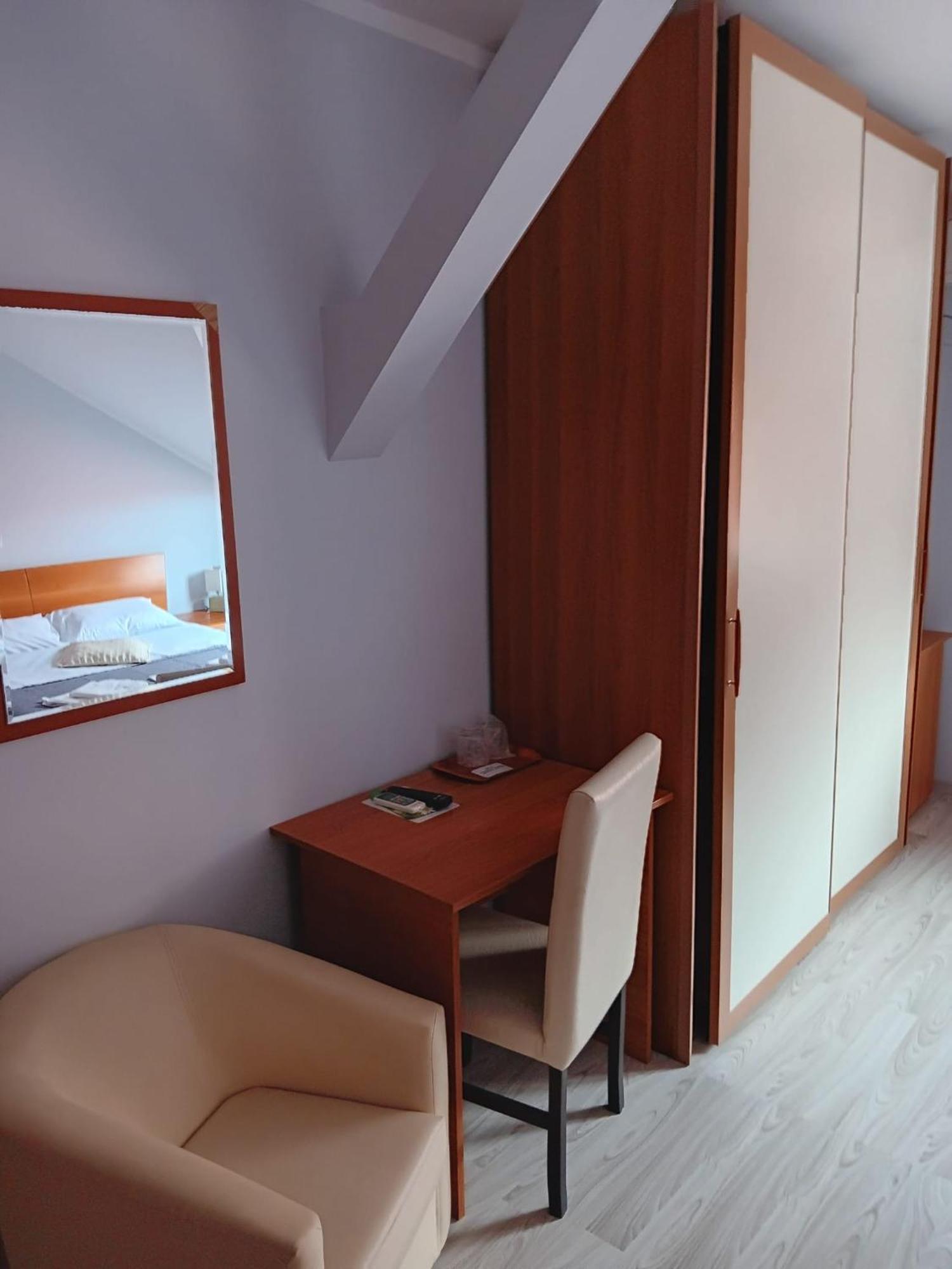 Hotel Vila Veneto Temesvár Kültér fotó