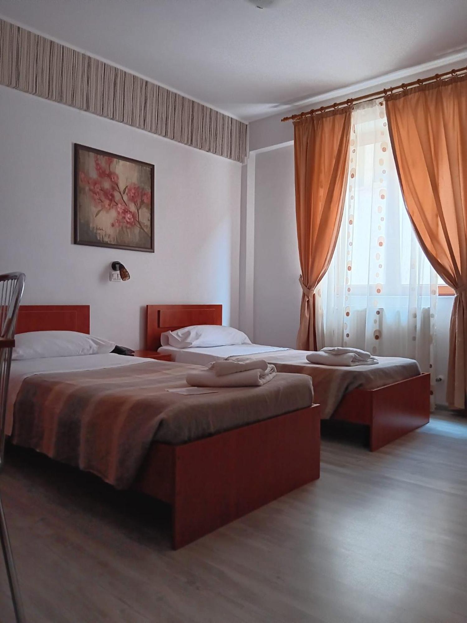 Hotel Vila Veneto Temesvár Kültér fotó