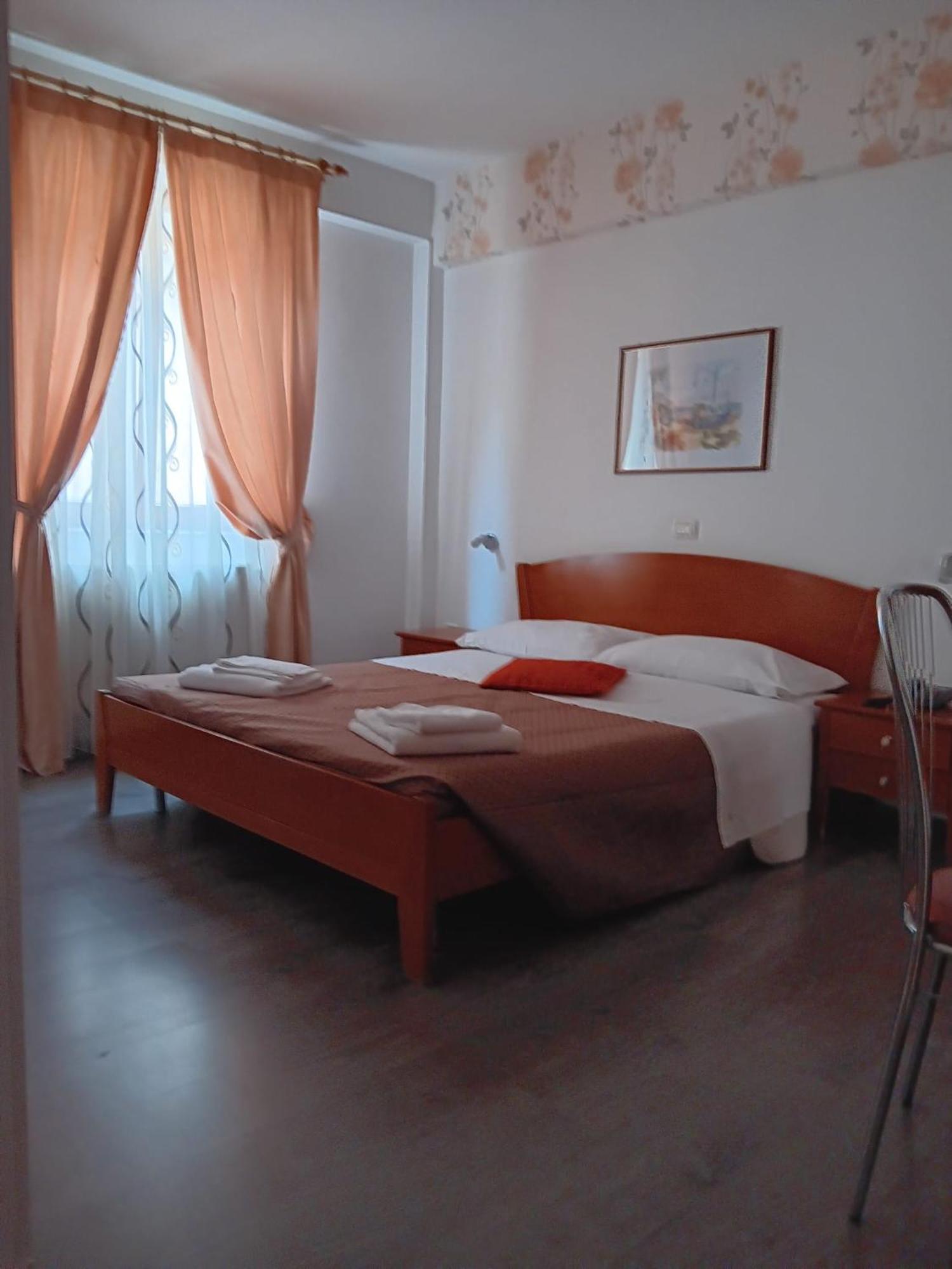 Hotel Vila Veneto Temesvár Kültér fotó