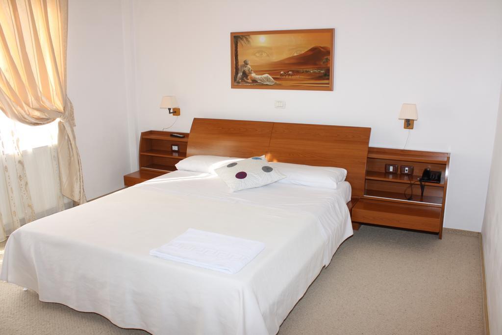 Hotel Vila Veneto Temesvár Kültér fotó
